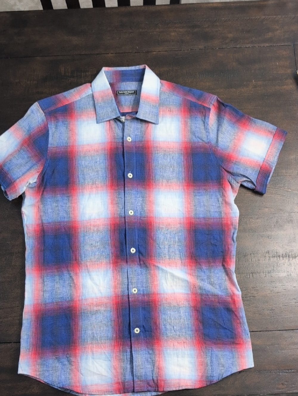✨ Men’s Saks Fifth Avenue  Plaid Button-Up Shirt – Size Medium ✨